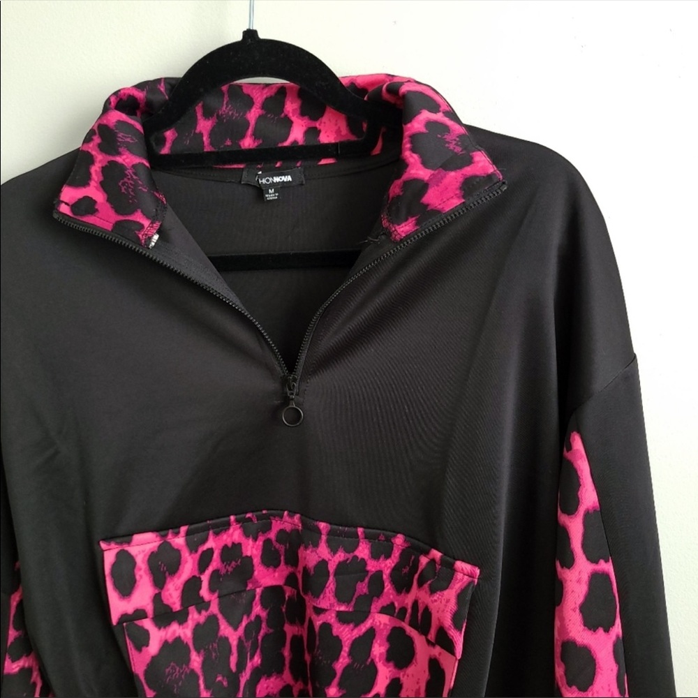 Black / Pink leopard Pullover Windbreaker   MEDIUM